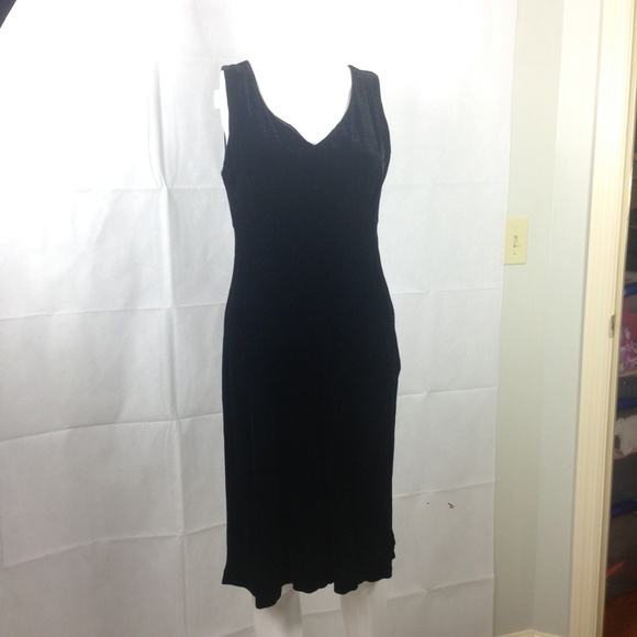 Laura Ashley Dresses & Skirts - Laura Ashley Black Silk Velvet Cocktail Midi Dress